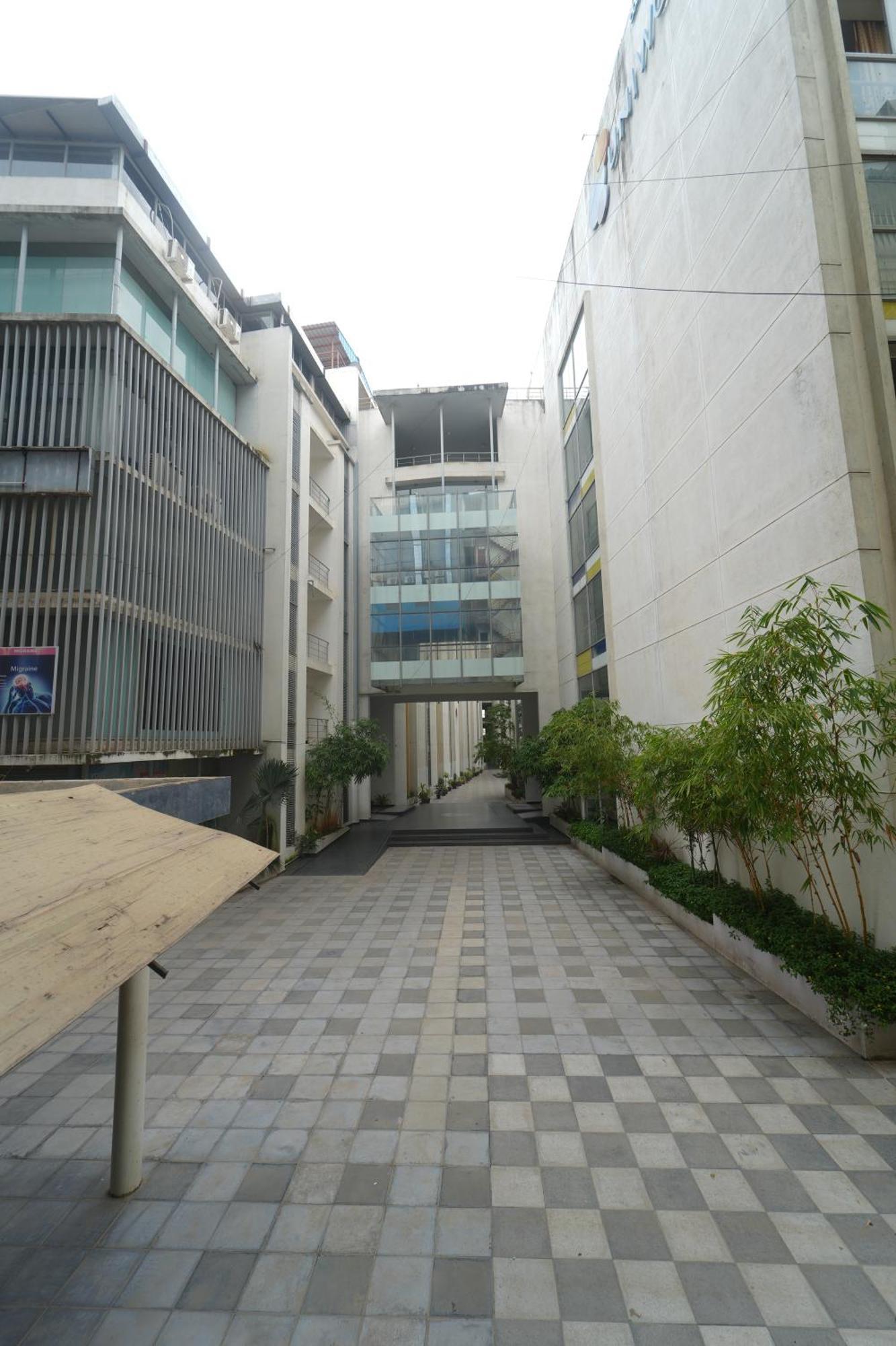 Bubble Hotel Electronic City Kammasandra Exterior foto
